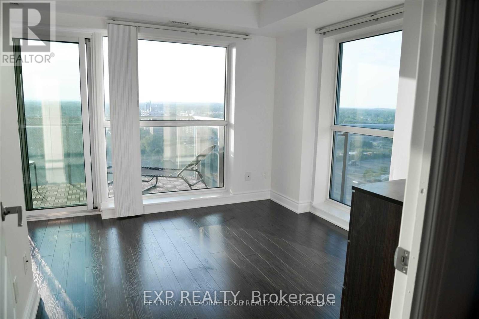 1610 - 215 Queen Street E, Brampton, Ontario  L6W 0A9 - Photo 5 - W11937975